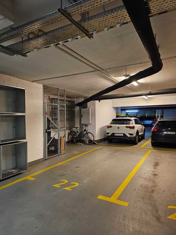 Miejsce parkingowe + komórka lokatorska montwiłłowska 3 pełna własność
