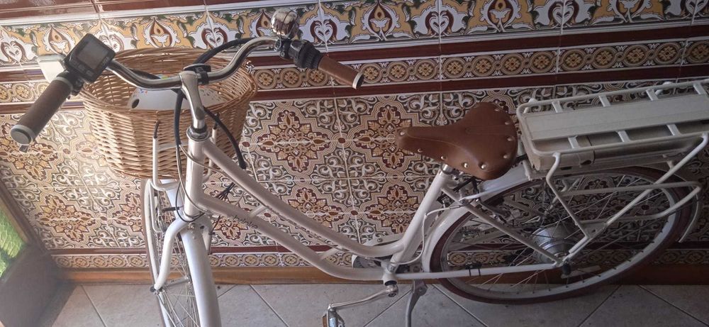 Bicicleta Feminina Seminova