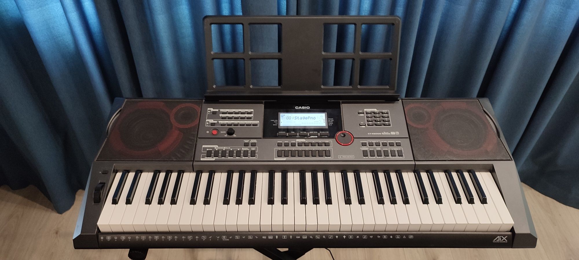 Синтезатор Casio CT-X5000. В подарунок підставка