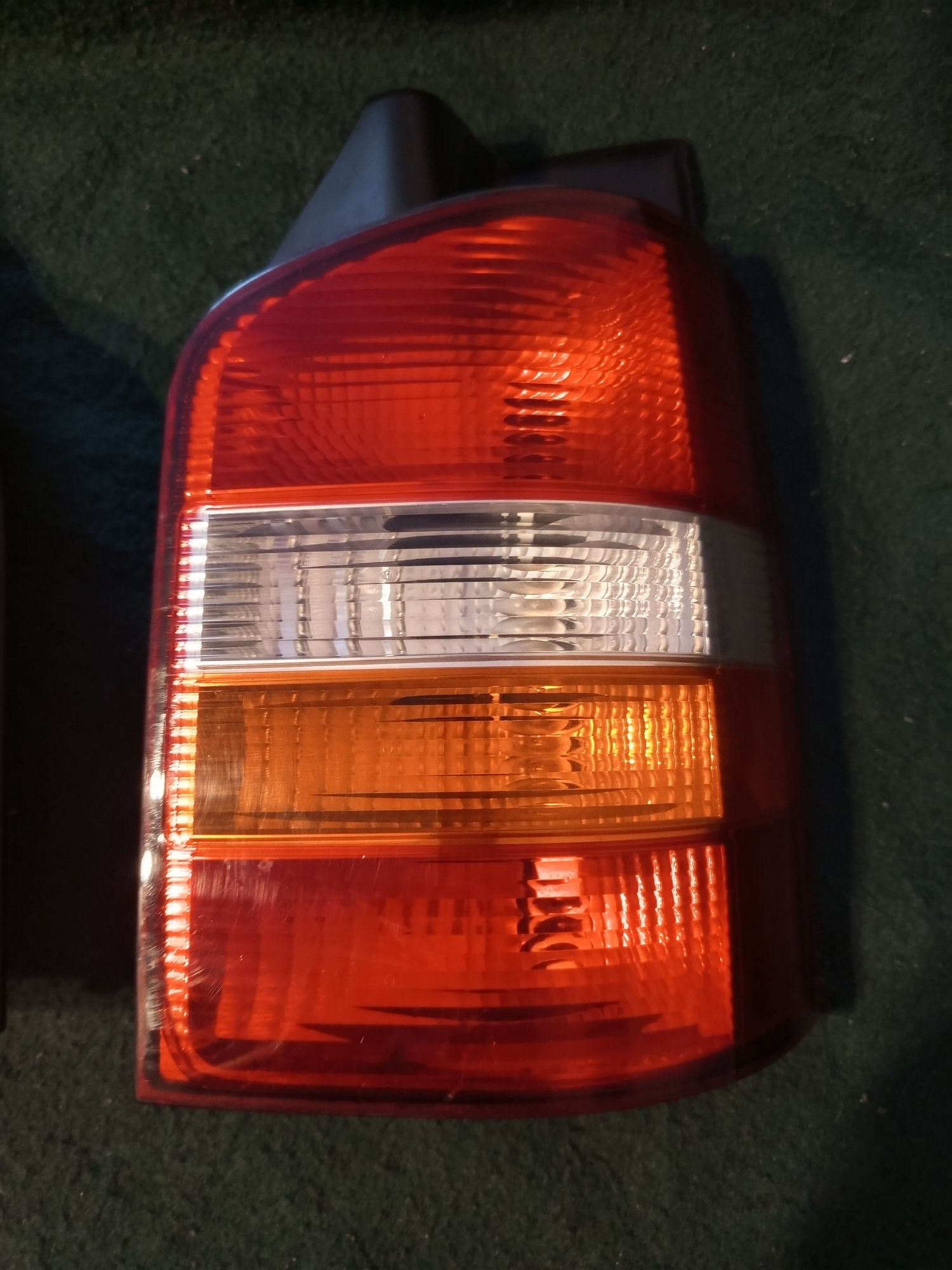 Lampy tył VW Transporter T5