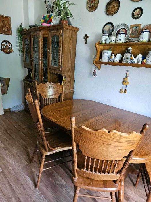 дубова столова вітрина углова вітрина стіл 4 стільця