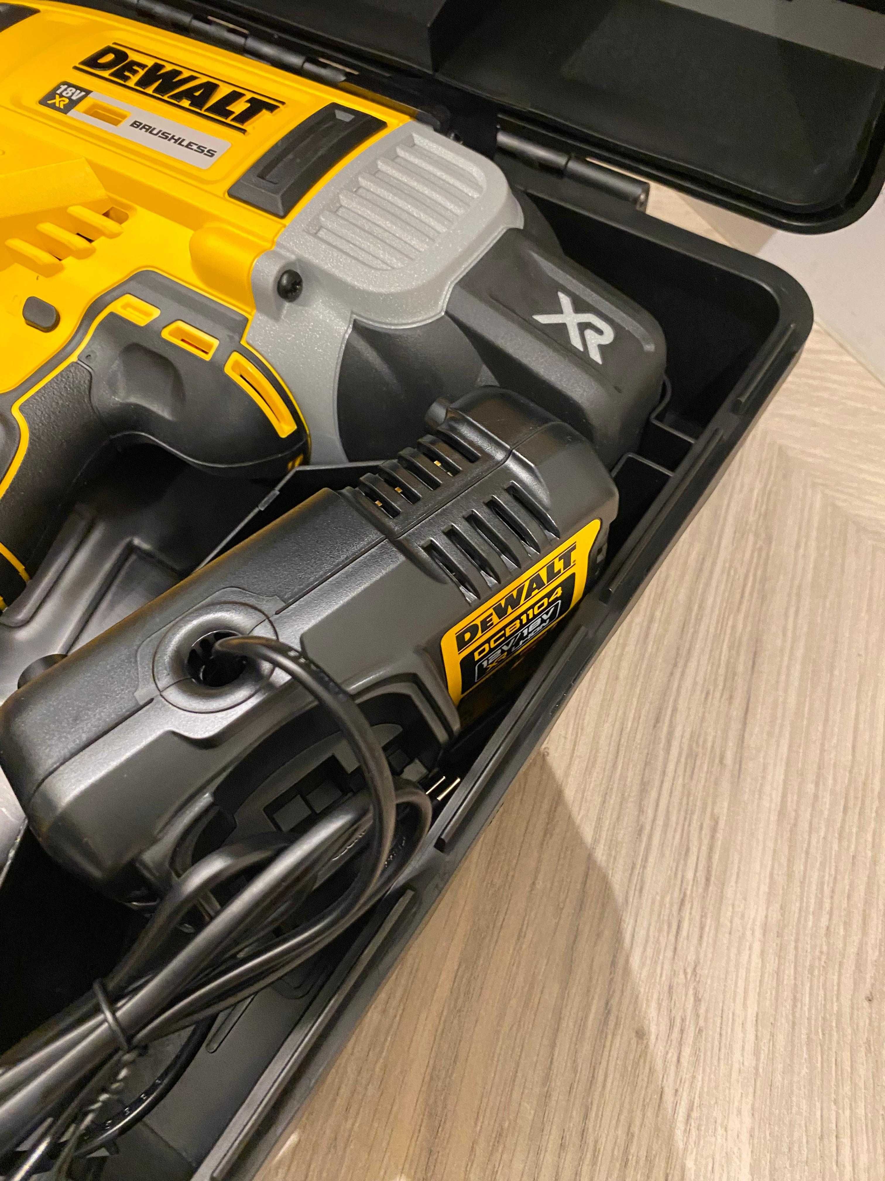 DeWalt Pregadora de Betão 18V DCN890P2