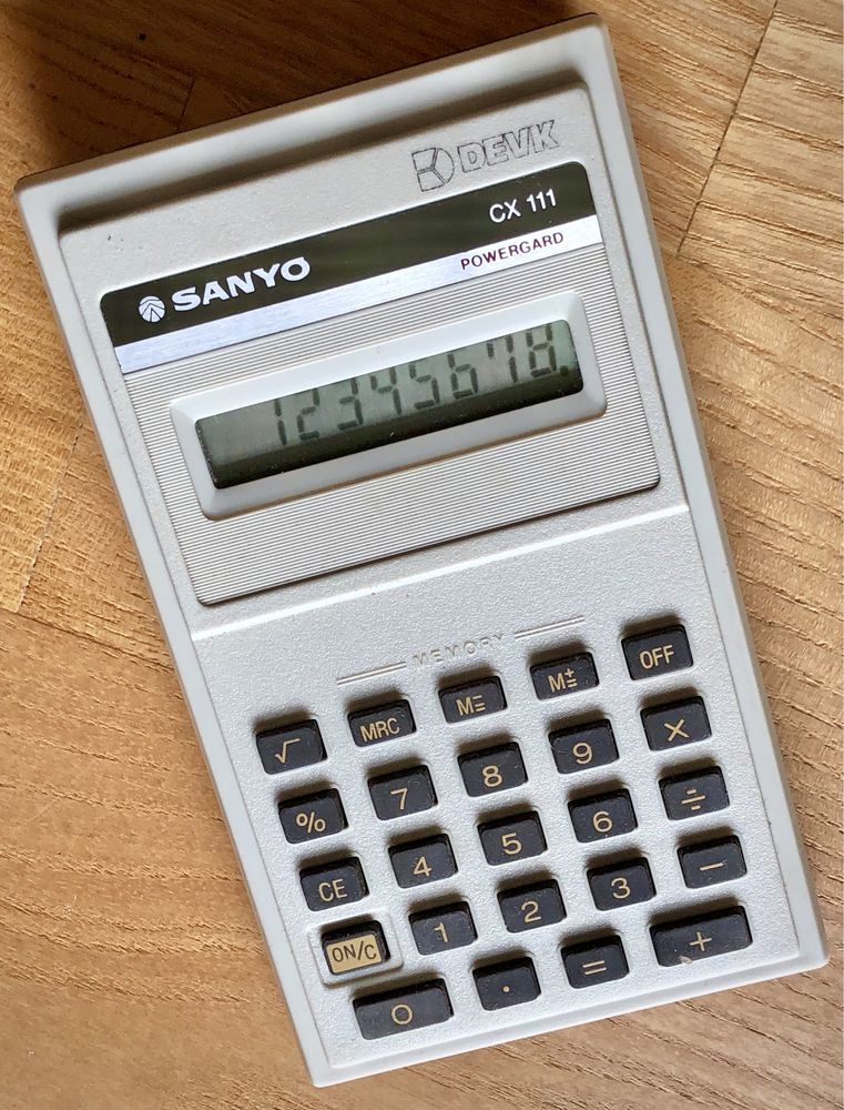 Stary kalkulator SANYO CX-111 retro vintage