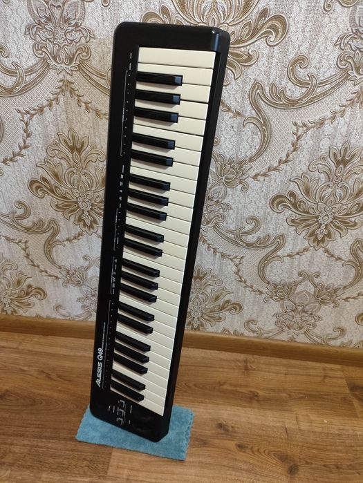 Міді клавіатура ALESIS Q49