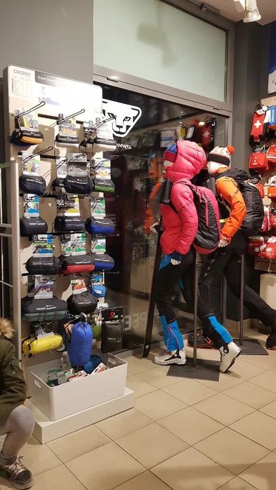 Odstąpię  lokal handlowy w Warszawie