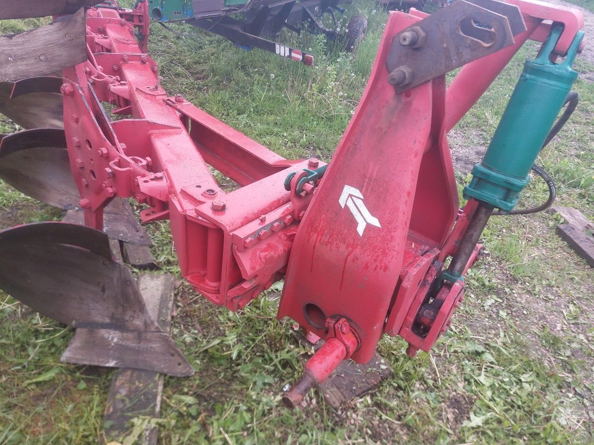 Плуг оборотний Kverneland 3+1+1