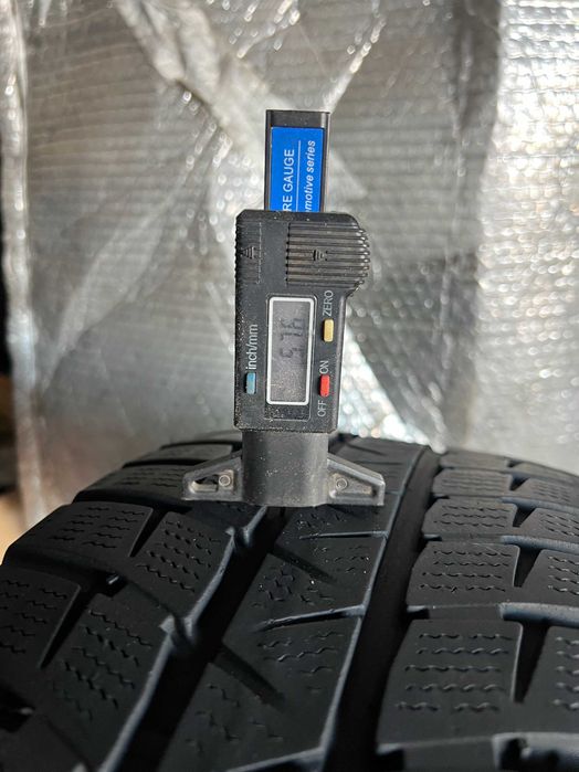 Шини Б/в 215.55.17 пара Falken