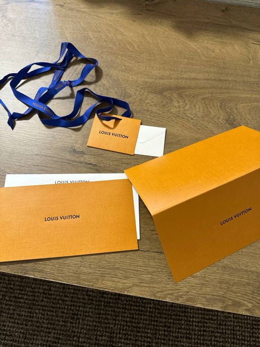 Louis Vuitton коробки пакети оригінал chanel