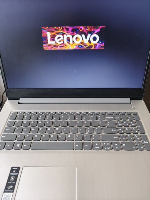 Laptop Lenovo Ideapad 3 17ADA05