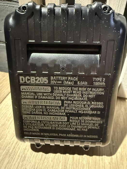 Акумулятор Dewalt DCB205 5Ah оригінальний