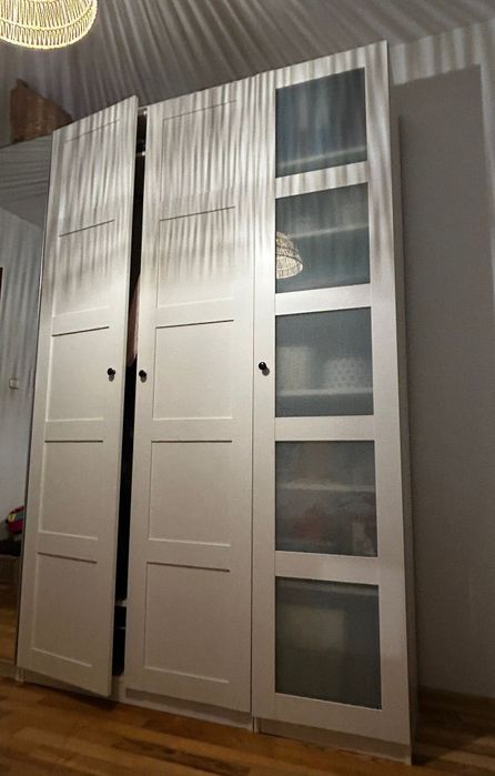 Regał IKEA z drzwiczkami