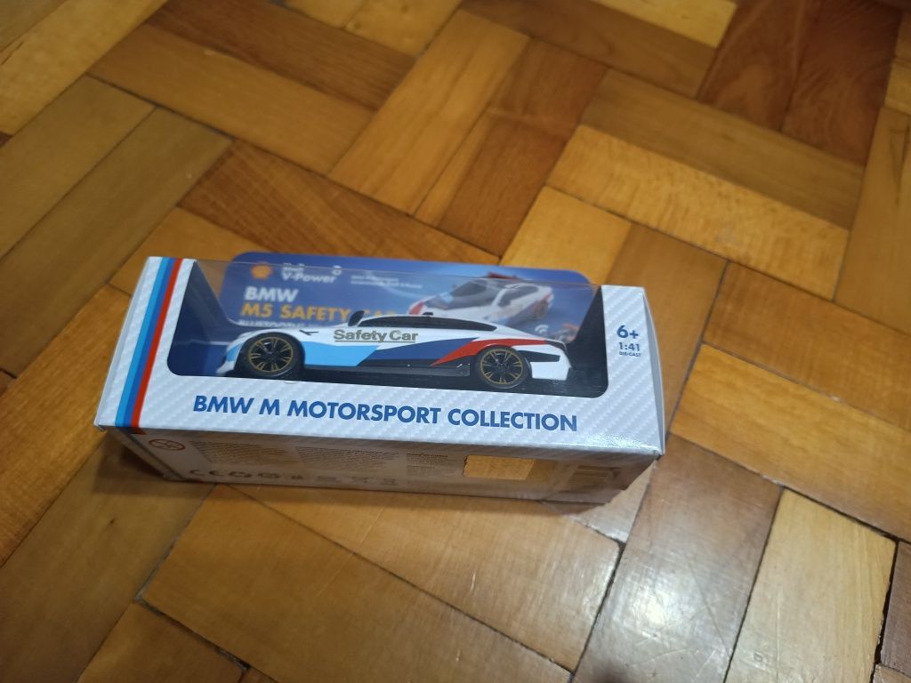 Samochodzik BMW shell