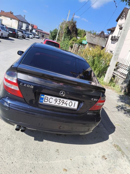 Продається авто Mercedes C200