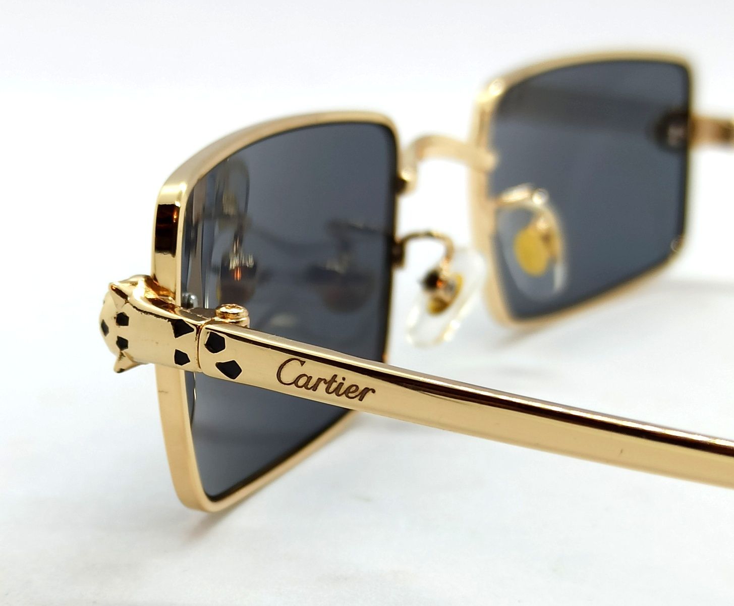 Cartier очки унисекс узкие черные в золотом металле стильные