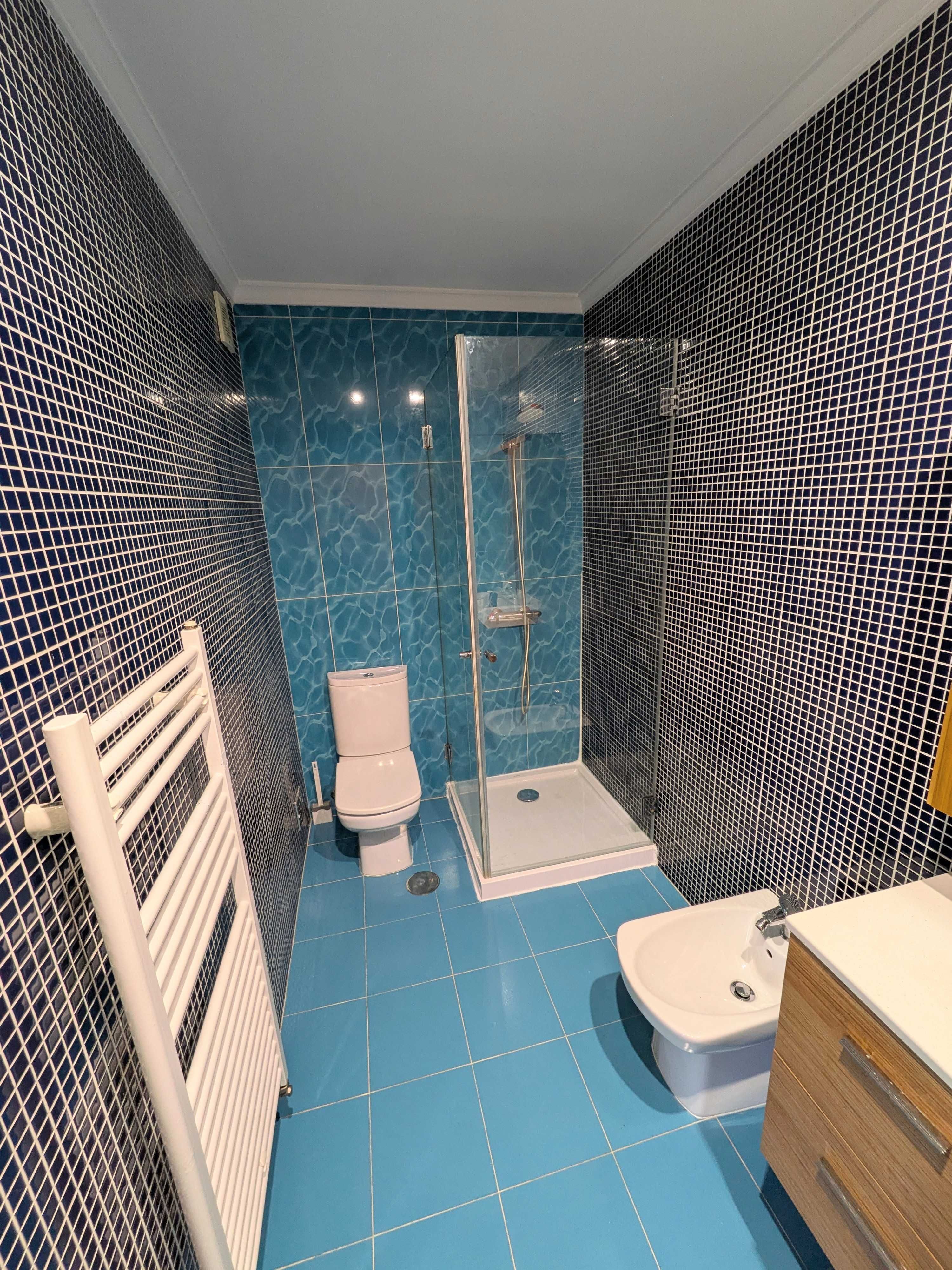 Apartamento T3+1 Duplex com 4 varandas, suíte com closet e escritório