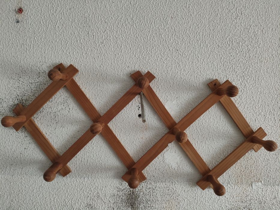 Cabideiro em madeira