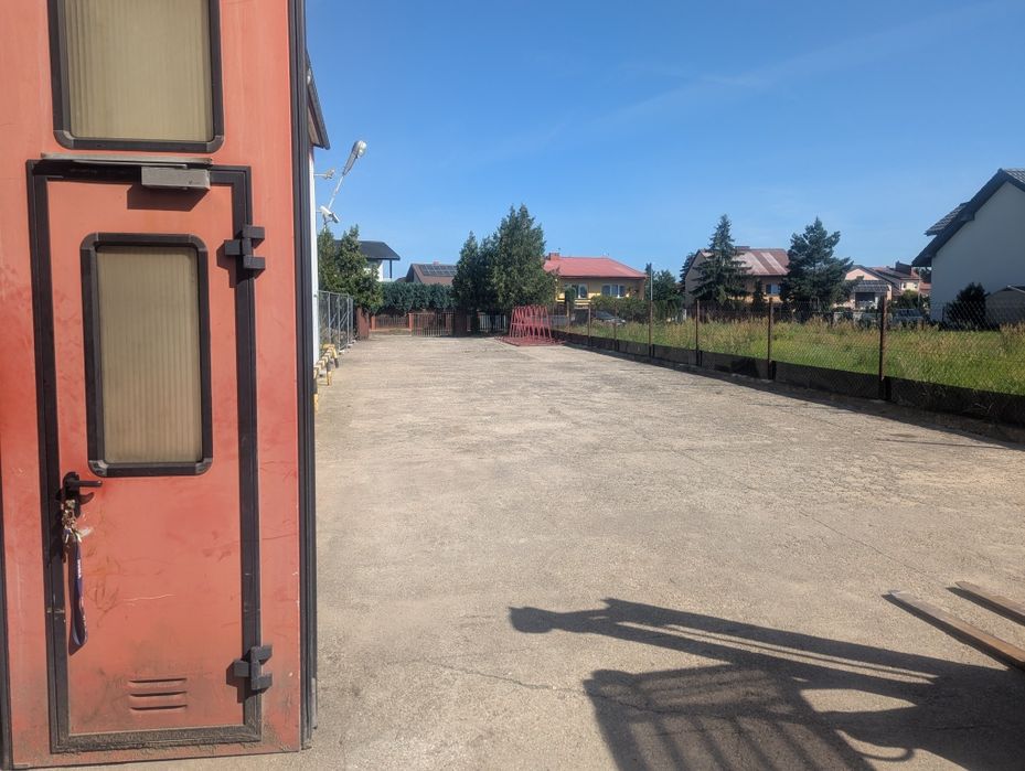 Wynajmę halę 120m2 z placem.