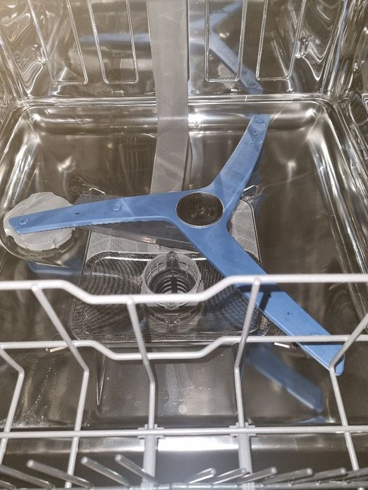 Продам посудомийну машину, посудомийка  BEKO DEN48520XAD рік гарантії