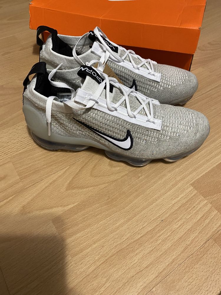 Buty sportowe  Vapormax 2021 rozmiar 42 unisex