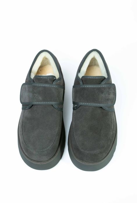 Жіноче взуття  уггі