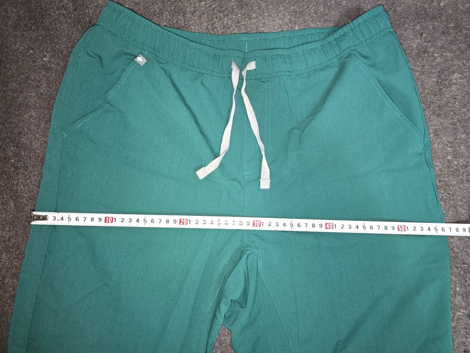 НОВІ штани медичні фірми FIGS розмір L ЗЕЛЕНІ