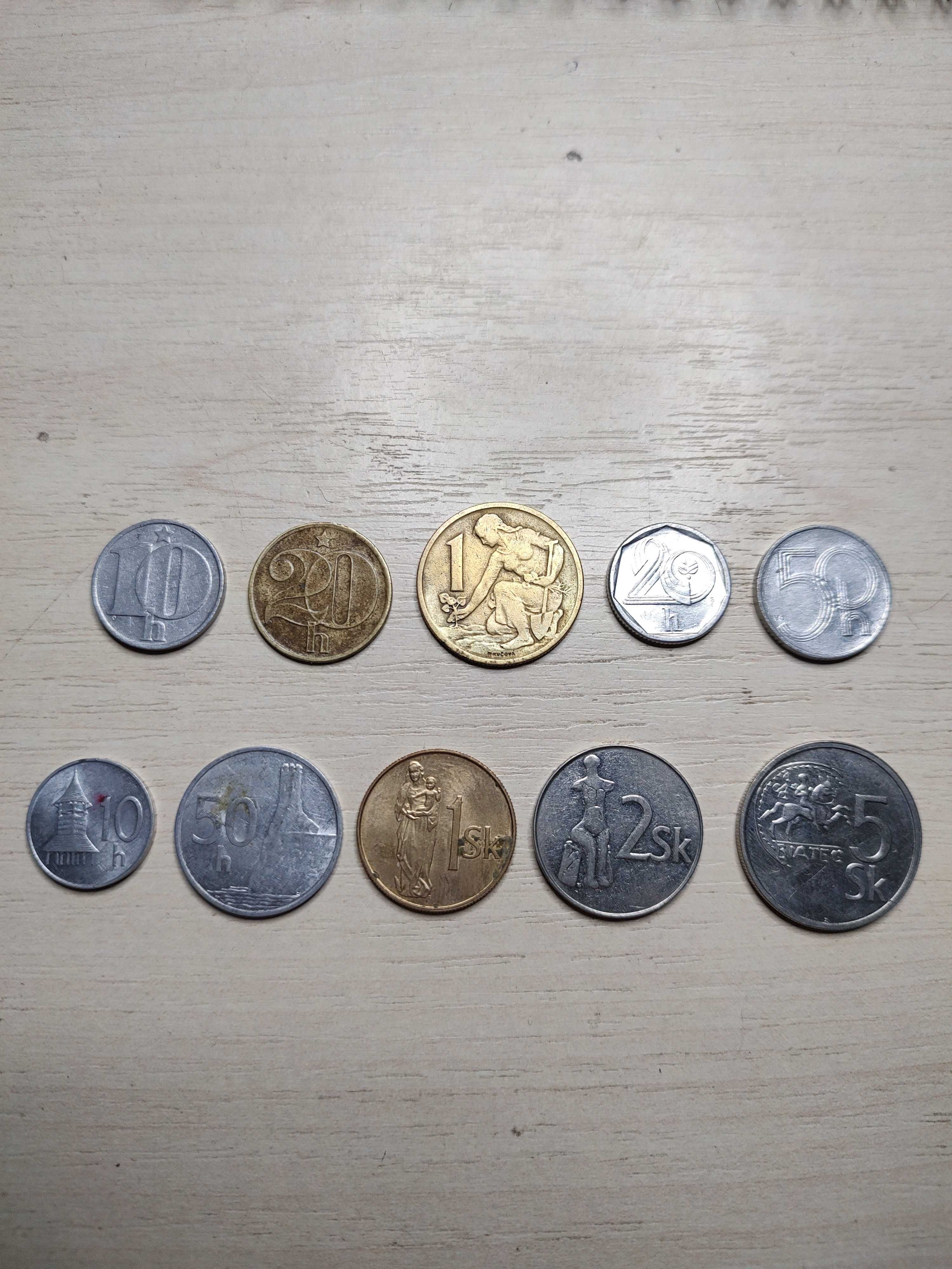 Набор монет Чехословаччини та Болгарії.