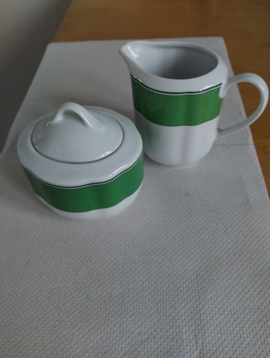 Cukierniczka i mlecznik z porcelany