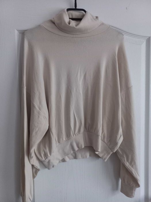 Beżowy golf rozm. M