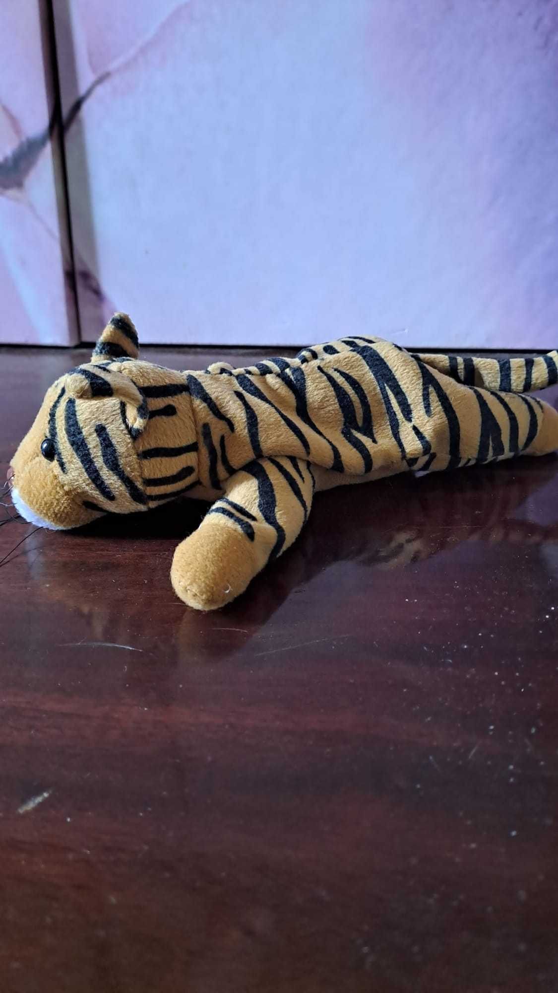 Peluche de um tigrezinho