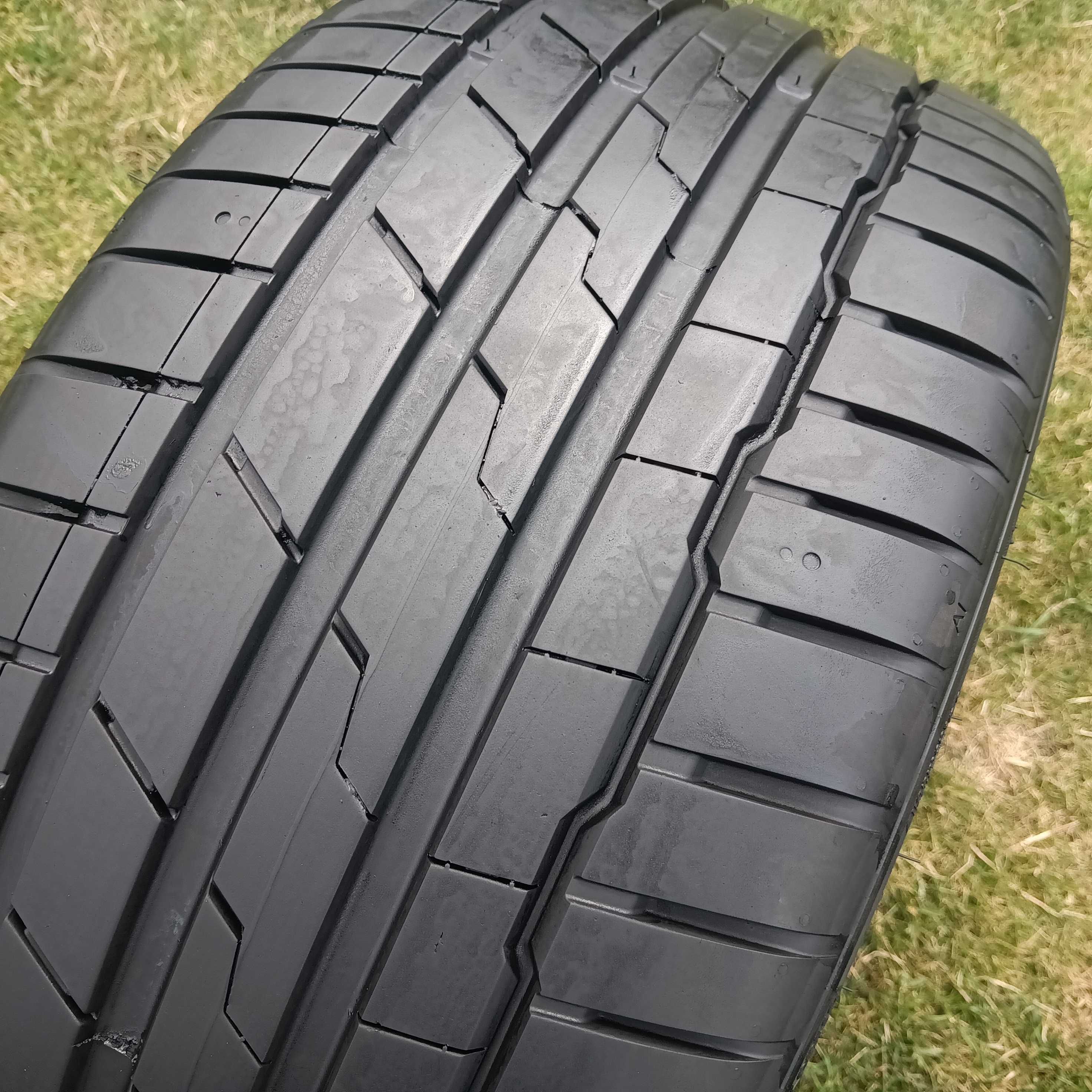 opona 245/40/18 Hankook Ventus S1 Evo 3 1 szuka 7,5mm 2023