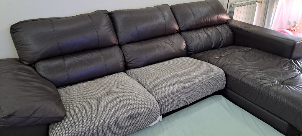 Sofá  cama em napa