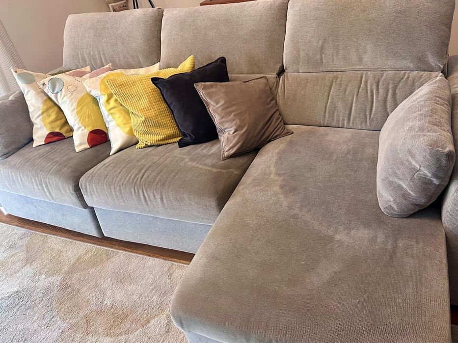 Sofá de 3 lugares com chaise longue à esquerda