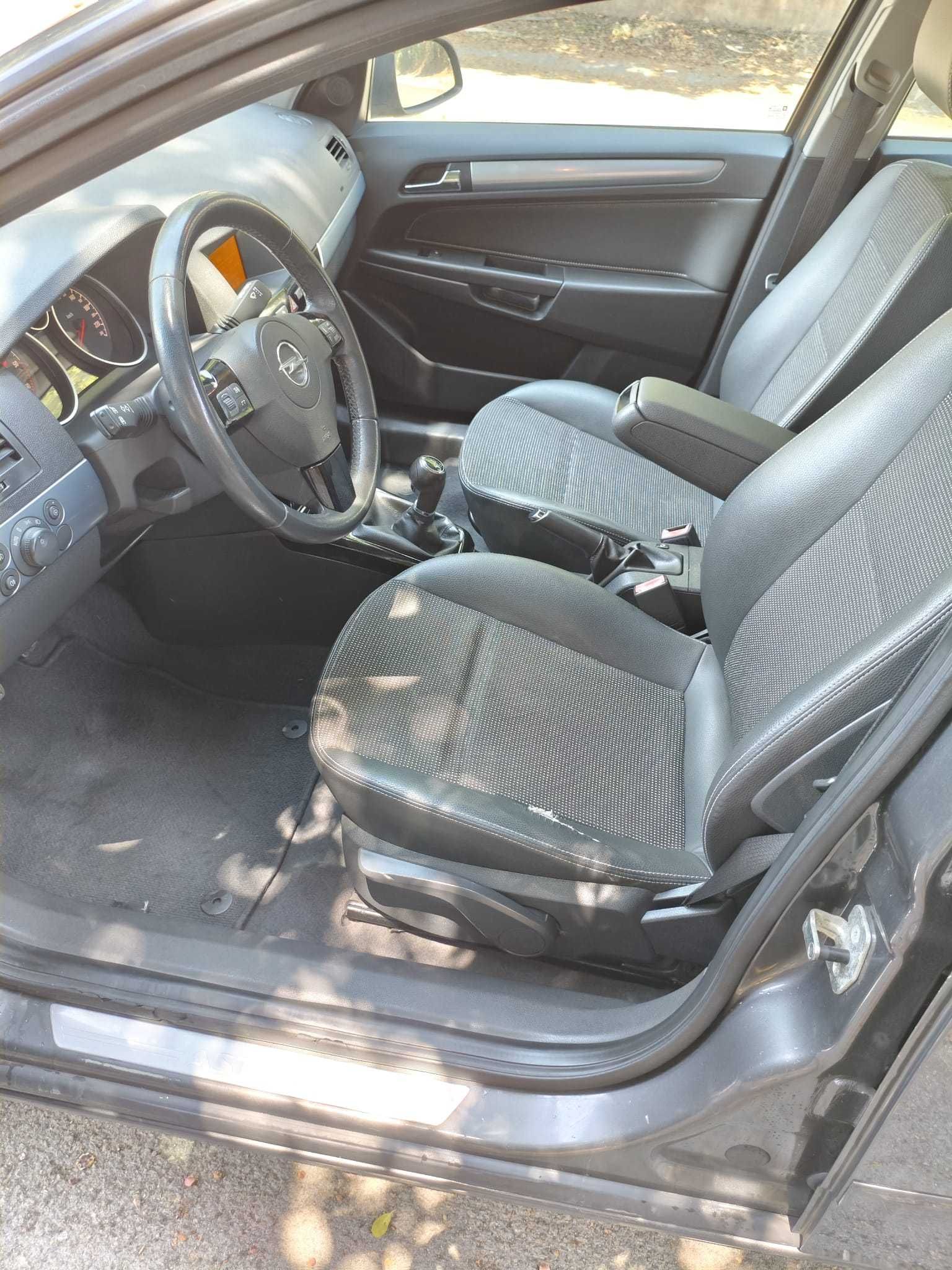 Opel Astra Caravan 1.7 CDTi Cosmo Plus