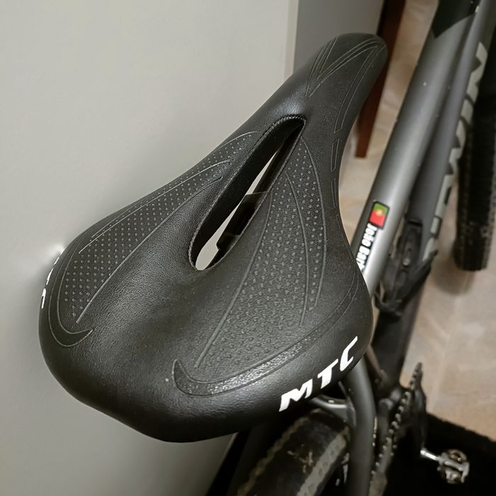 Bicicleta btt  btwin 
Discos shimano xt .
Travões Shimano xt 
Transmis