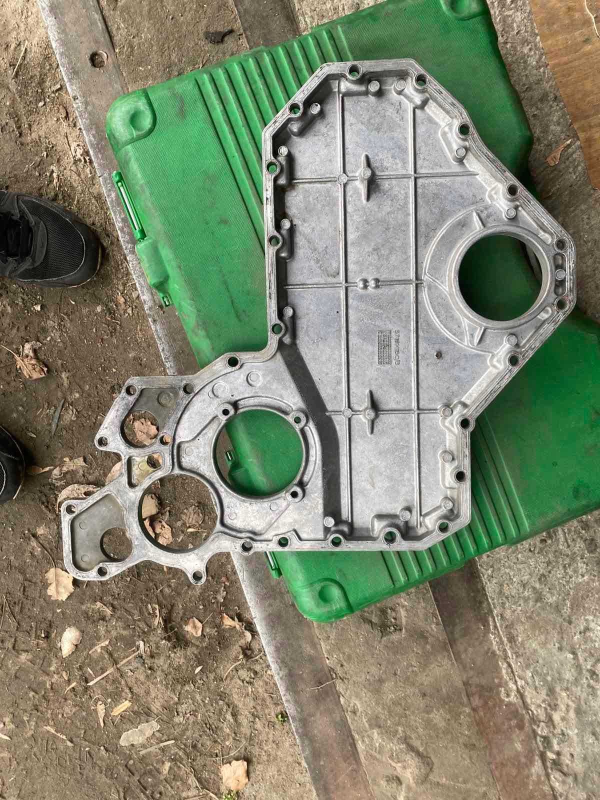 Передня кришка ДВЗ Perkins та Caterpillar part 3716M15C/3