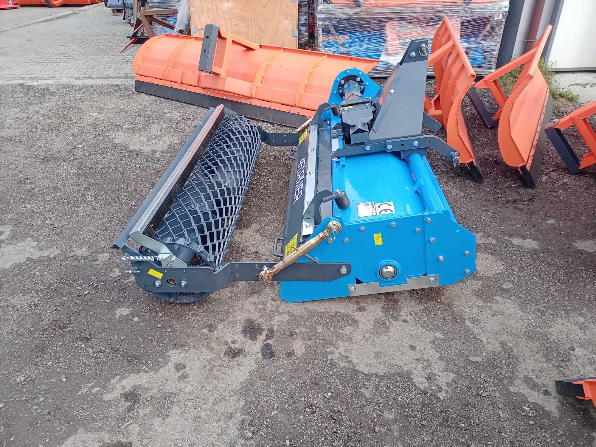 Mini glebogryzarka 4farmer równająca pod trawnik