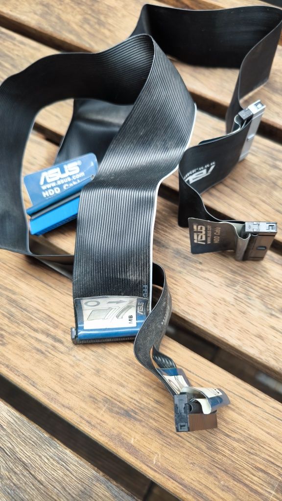 Cabos HDD ASUS para disco rígido