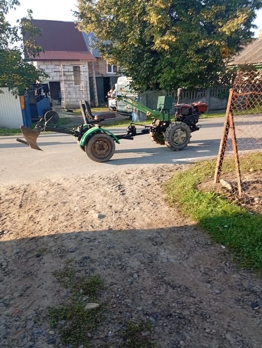 Мотоблок продаю))