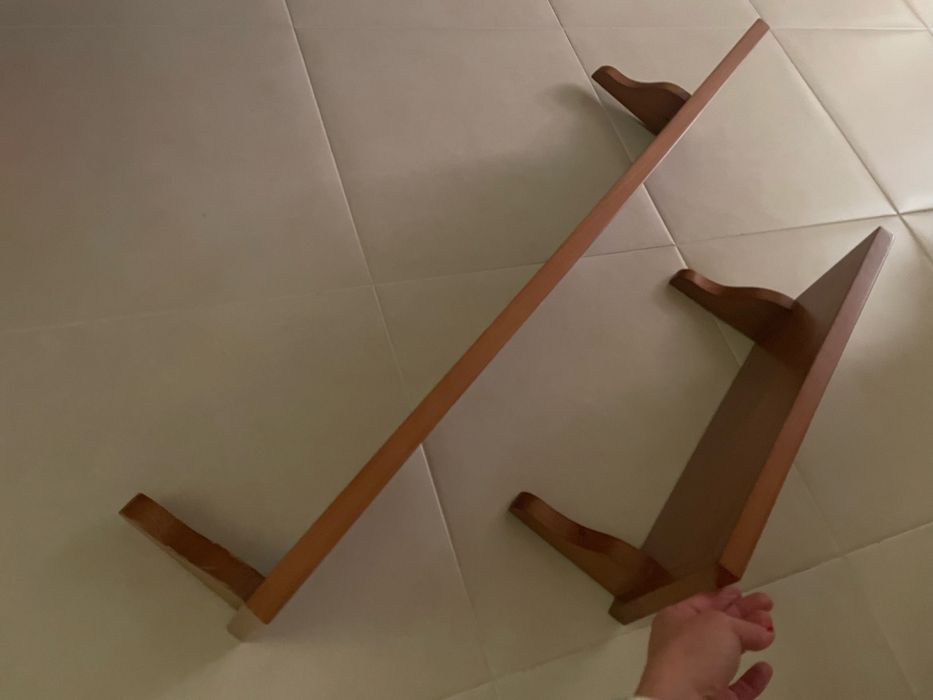 Prateleiras em madeira