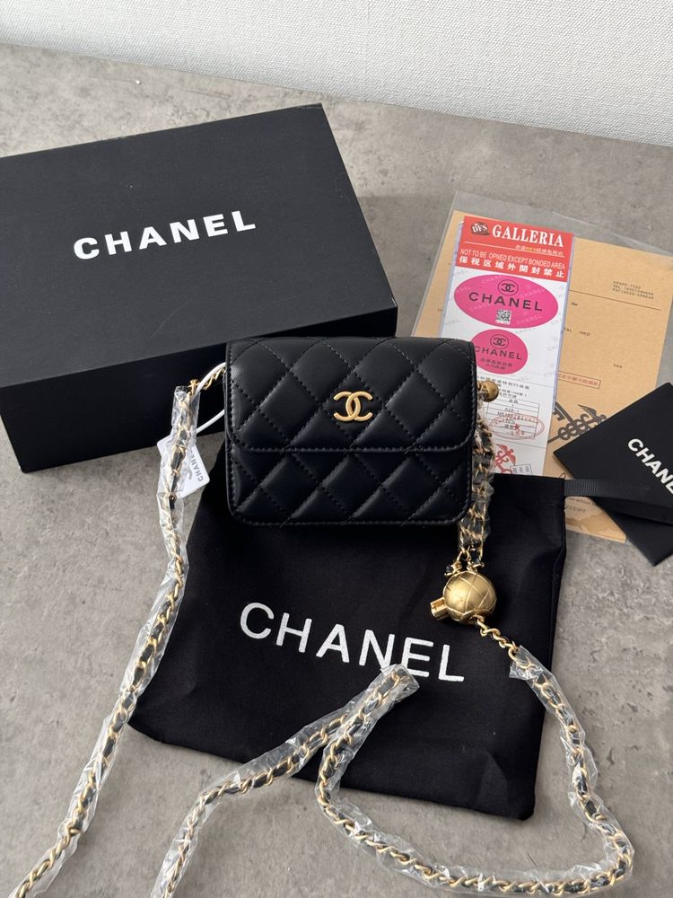 Шкіряна сумка у стилі Chanel
