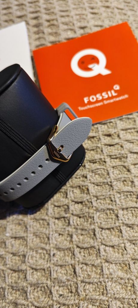 FOSSIL DW7F1 Smartwatch NOWY