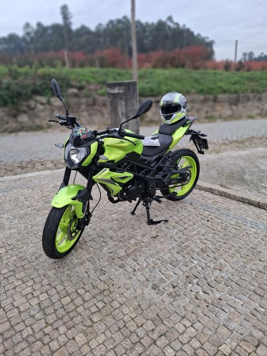 Benelli BN125 de 2023 impecável