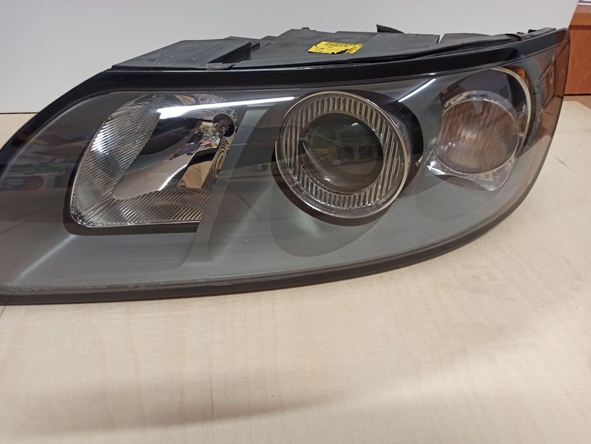 Lampy, prawa, lewa Volvo V50, S40 oryginał