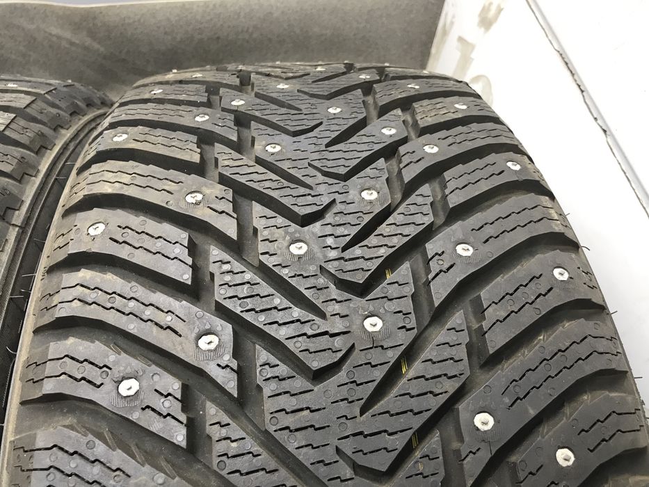 Шини як Нові 245 45 R18 100W зима Nokian Hakkapeliitta 8 шипи зимові