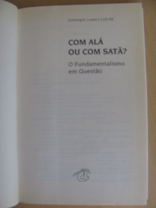 Com Alá ou com Satã de Domingos Lopes e Luís Sá