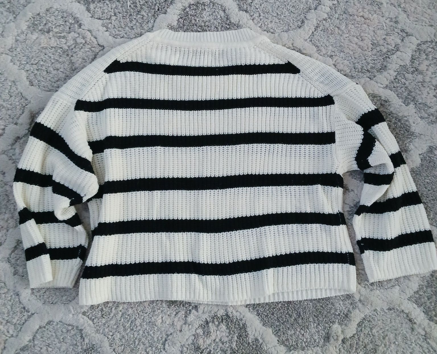 Sweterek roz. L Only