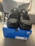 КросівкиAdidasResponse CL