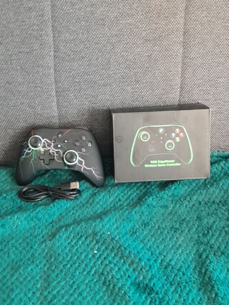 Kontroler bezprzewodowy NS/PC/Android/IOS RGB Turnbo Function