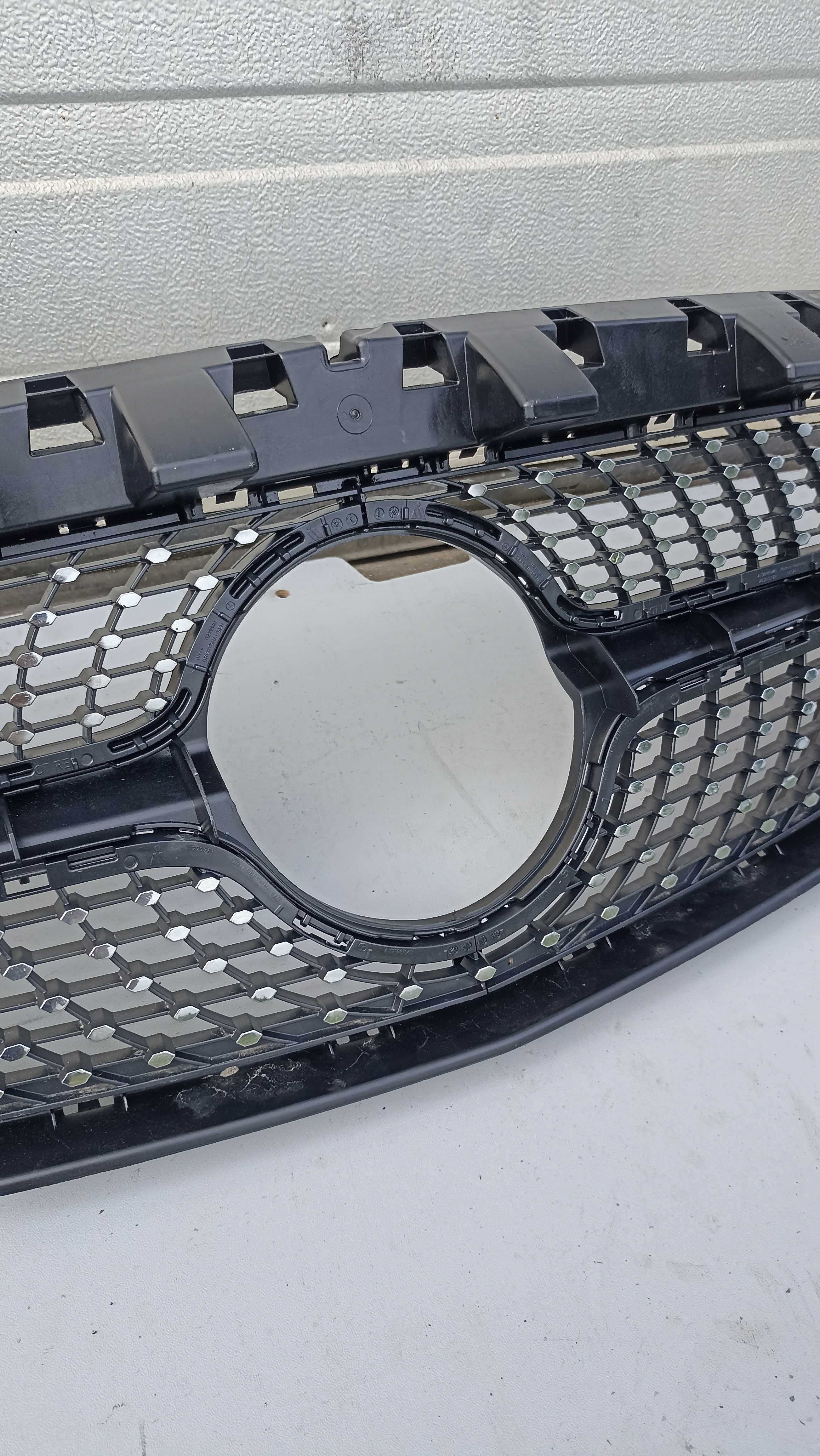 Grill atrapa Mercedes cla w117 AMG lift diamond