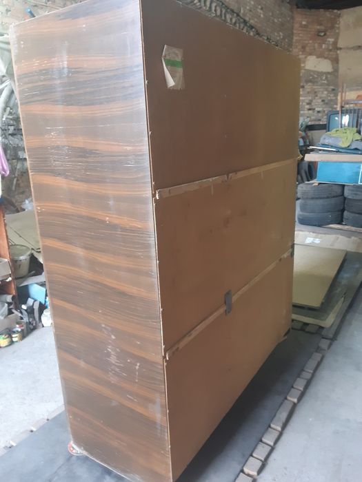 Шкаф для одежды .